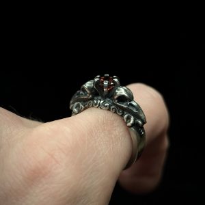Anillo Cuervos